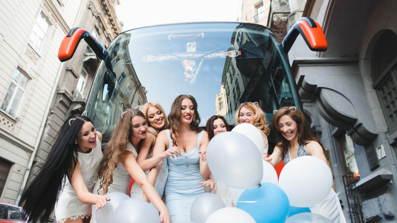 Limo Vs Party Bus - Which One To Pick - Light House Party Bus Limo