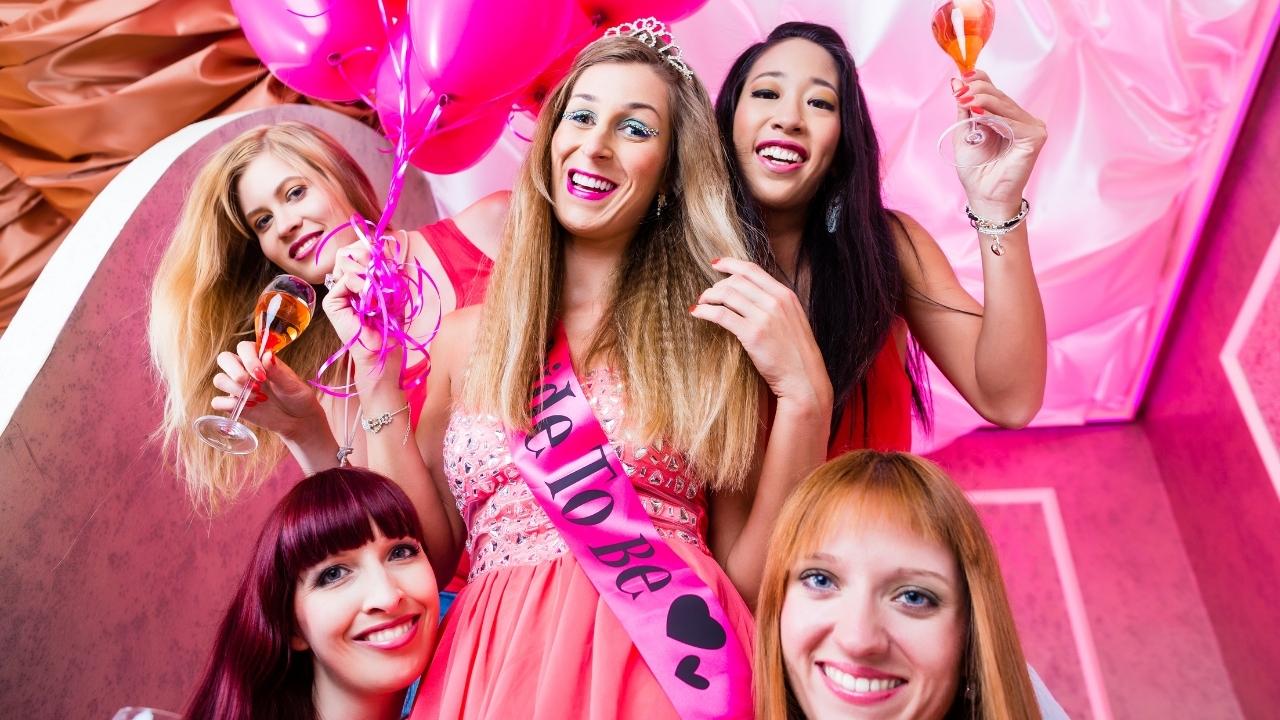 Renting Party Bus or Limo For Bachelorette Party: 7 Super Tips